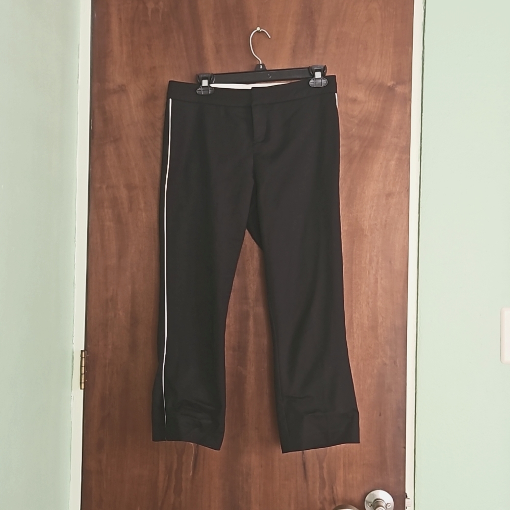 Black cropped pants